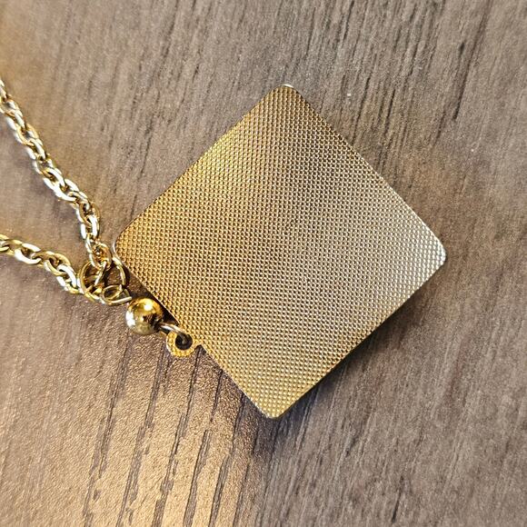 Vintage Cloisonne Praying Nun Religious Figure Gold Necklace - Picture 5 of 5